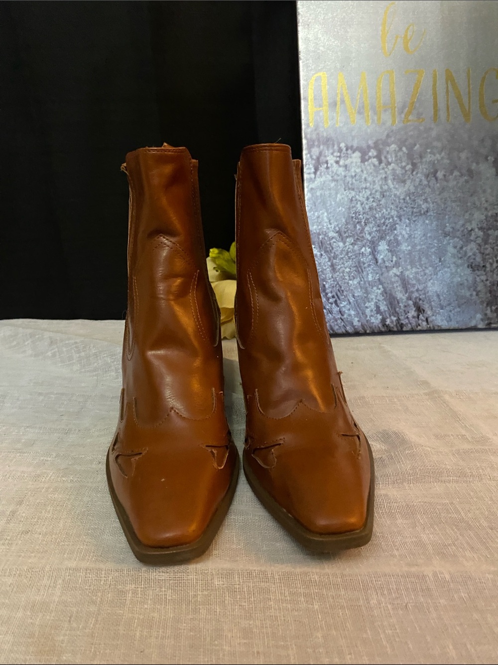 SCOOP SZ 8 Women's Faux Brown Leather Pointed Toe Ankle Cowgirl Boots - Picture 2 of 6